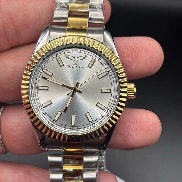 Invicta 69010 Mens Two-Tone Stainless Steel Watch Silver Dial NIBWT - Picture 14 of 17